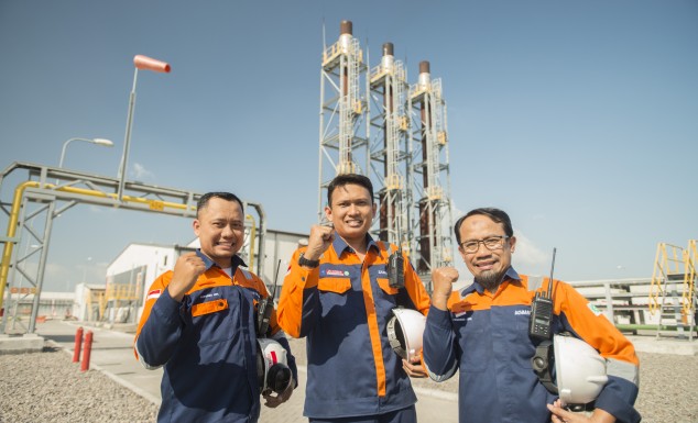 泗水工業區Gresik JIIPE Tuai噴灑消毒劑當地居民稱讚