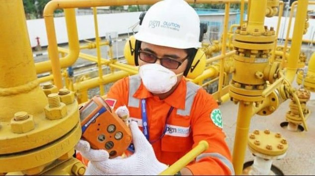 通過保持清潔來防止泗水格雷西克JIIPE工業園區發生Covid-19傳播 儘管政府制定了“在家工作”政